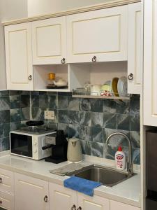 Golden King Apartment