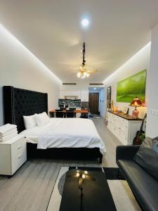 Golden King Apartment