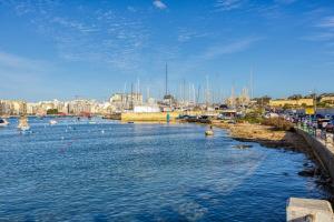 Seaview Apartment balcony in Gzira