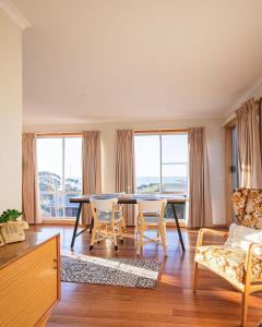 Home & Away at Coles Beach