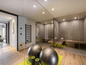 Chalet skis aux pieds avec bain nordique et hammam, 12-14 pers - FR-1-570-3