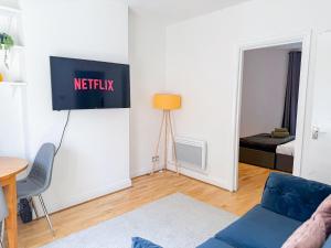 Promo rate - 1 bedroom flat in Old street, Shoreditch & Hoxton with Free WiFi by NourNest Apartments