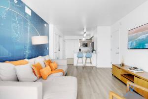 Stylish 1BR High Rise Retreat w Ocean View