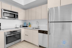 Stylish 1BR High Rise Retreat w Ocean View