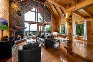 Romantic Lookout with Incredible Views - Hot Tub - Pool Table