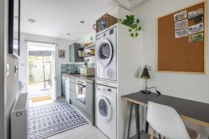 Modern Central Studio With Parking