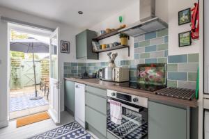 Modern Central Studio With Parking