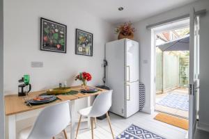 Modern Central Studio With Parking