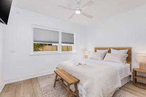 Beachy Breeze, Sleeps 4, Steps to Scarb Beach