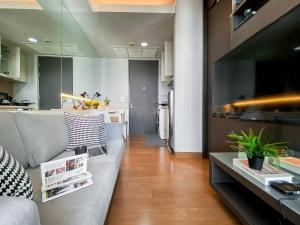 Upscale High-Rise 1BR - Ultra Fast Wifi - Phrom Phong