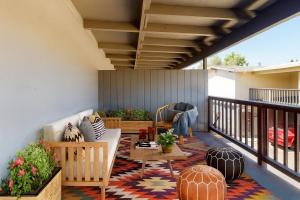 Premier Suites at Marina-Venice with Luxe Pool, Gym & Hot Tub & More