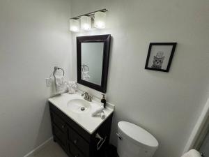 4BR Luxury, Walk to Old Town, Arcade, Pool, 12 Guests