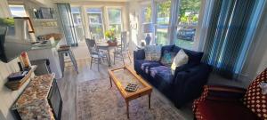 Crescent Vintage Cottage