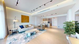 Vacationer Holiday Homes I Chic 1 Bed with Sea Views l Beach Access on The Palm