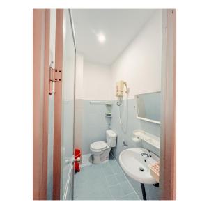 Centrally located D1