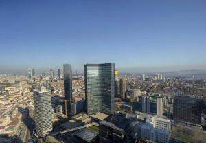 Gorgeous Corner Deluxe 1BD CondoPoolViews! #133