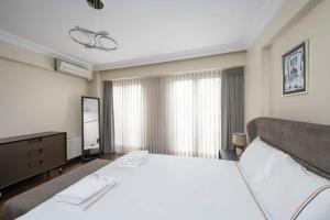 Lovely bright central modern 1Bed1Bath! #159