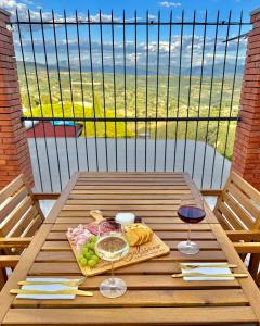 All-Inclusive Luxury Apartment Near Rome