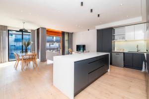 Exquisite Living In De Waterkant