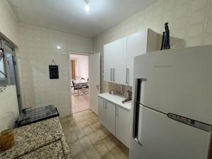 Apartamento enseada 500 metro da praia