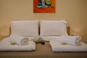 Elegant Breeze Apartment