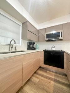 Villa Valbuena Azul Escape 2 Kings Key Largo Pickleball Tennis Pool Lagoon