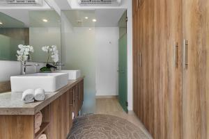 Sol y playa, en la Zona Dorada