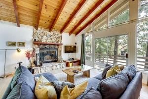 Game Room and Deck Wooded Big Bear Lake Retreat