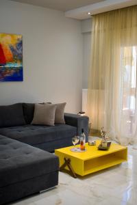 Elegant Breeze Apartment