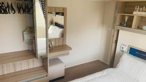 Haggerston Tower Lawn 04 Cozy 3 Bed with Wifi and Castle Views