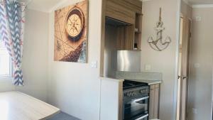 Haggerston Tower Lawn 04 Cozy 3 Bed with Wifi and Castle Views