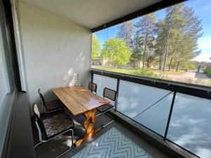 Ground floor 3 bedroom apartment, free parking