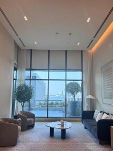 Creek crescent high floor