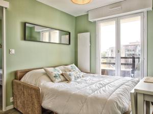 Une parenthèse face à lhorizon à Cabourg - FR-1-788-87