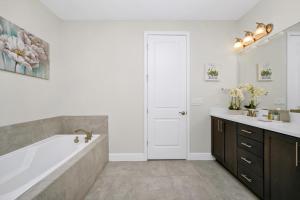 Lovely Home Near Disney With Private Pool, Water Park & Resort Access At Encore Resort Re- 7423Mr