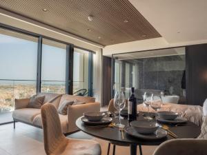 Mercury Tower - 25th Floor Suite