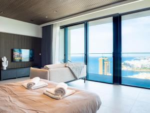 Mercury Tower - 25th Floor Suite