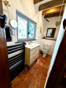 Charme ancien pigeonnier au cœur de la campagne