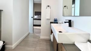 Menlyn Maine Residence - Studio Apartment