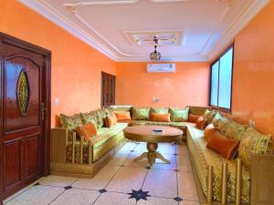 Grand Appartement Luxueux En Plein Taroudant