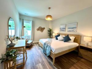 Brand New 3BR 3BA Designer Home - Families, Groups, Golf, Beach, Parking