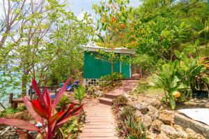 Beautiful beach cabin for two