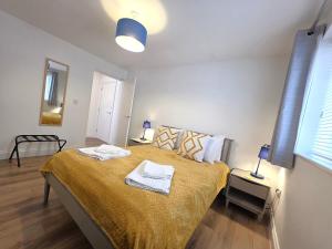 Stunning One Bed Flat at Dawe Luxury Suites - An Entire Apartment near Ely Cathedral & Train Station - The Perfect Base to Explore Ely, Cambridge, Norfolk & London - 2 Guests Max