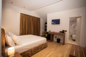 Villa Klaus Center Hotel