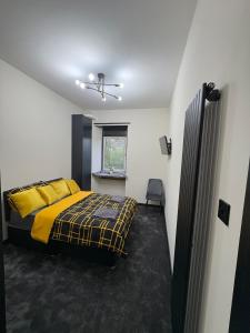 3BR West End Flat w Free Parkin