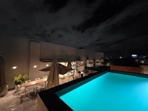 Cozy retreat bright spacious and calm