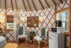 Glamour in the Wild - Unit #3