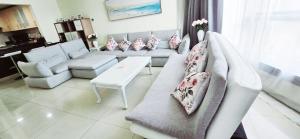 Pearl Club Al Reem Island 2 Bedrooms With Pool , Gym and Tennis Court