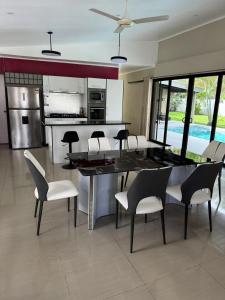 Beverly Hills-3 Bedroom House - Casas o chalets, Nadi