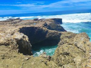 Apartment near the sea in Salinas with garage